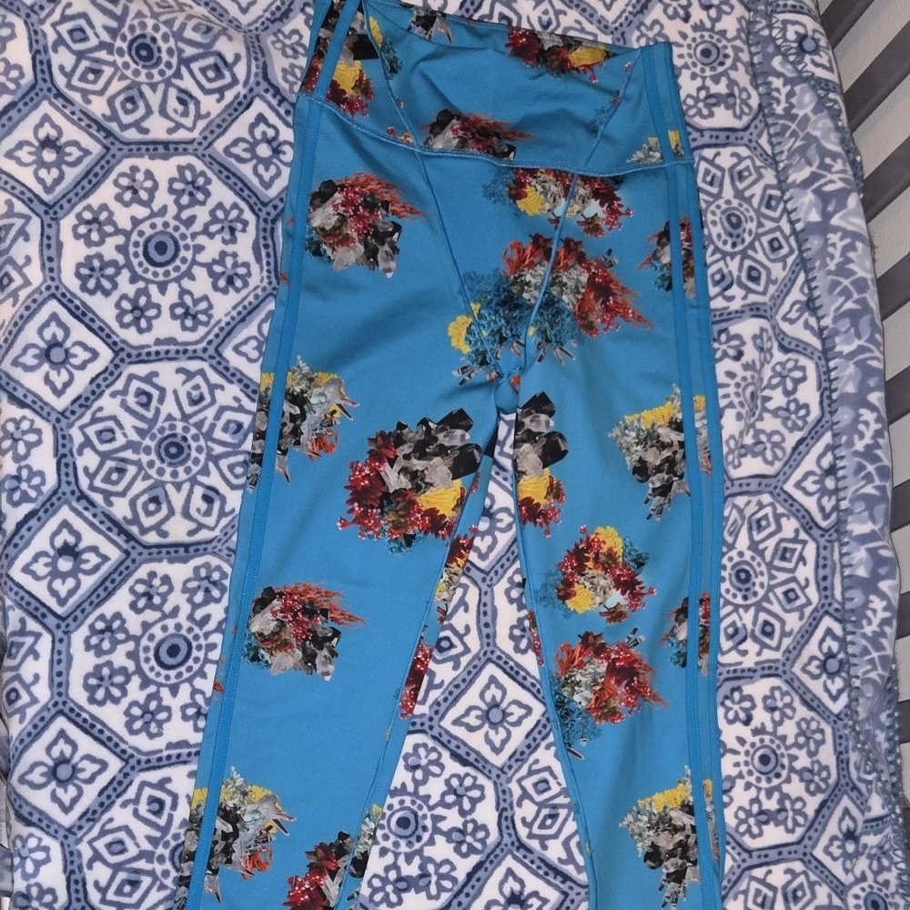 IVY PARK X Adidas Blue Activewear Top And Bottom Set - Picture 6 of 8